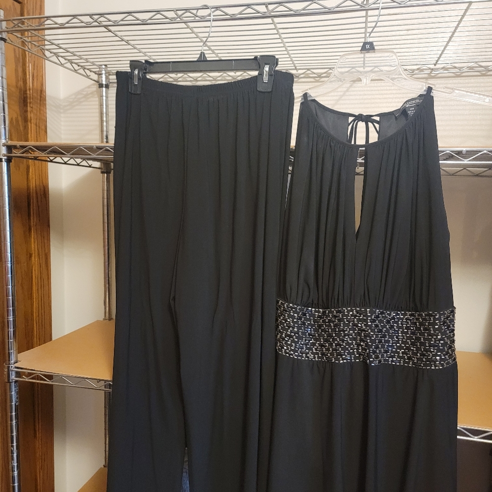 2 piece garment ,halter style top with palazzo pants.  Good condition